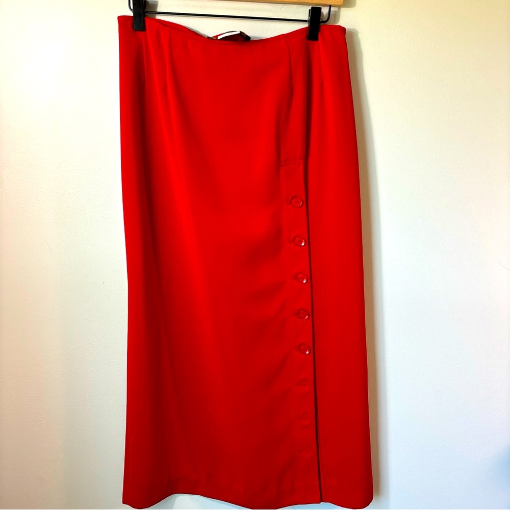 Vintage Harve Bernard red maxi skirt with button up slit. EUC size 8.